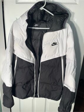 Men's Nike Sportswear Black White Duck Down Fill Wind Runner Jacket Medium Zip